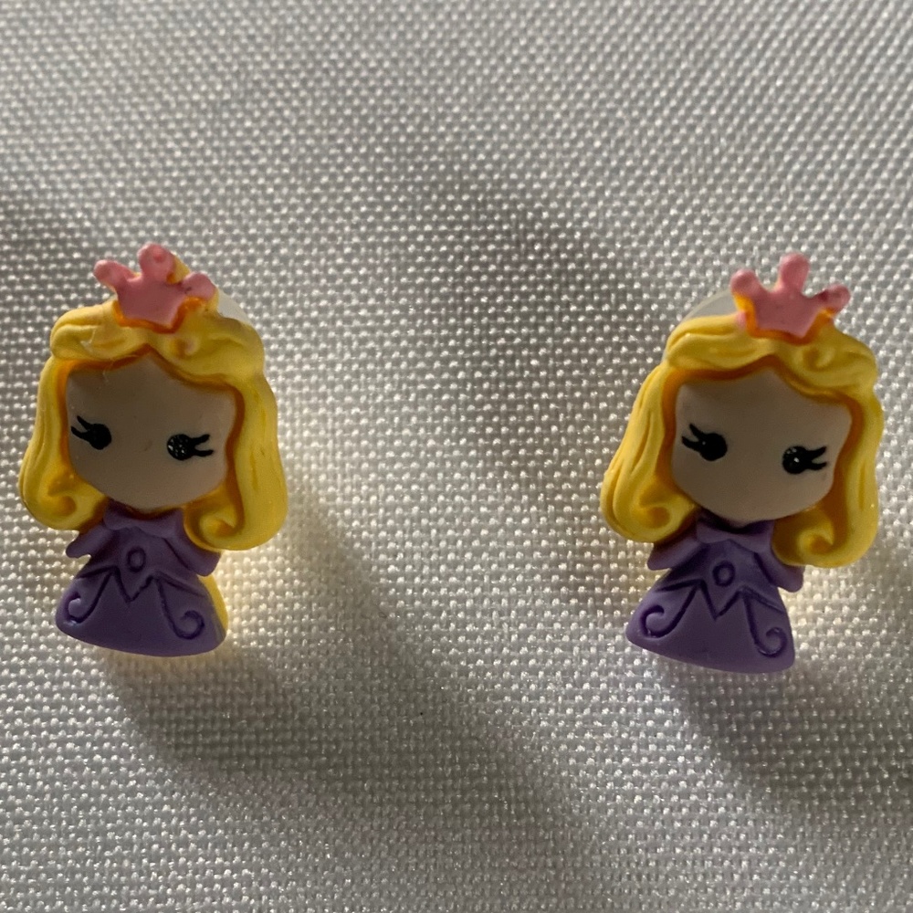 NWT. Handmade Pierced Pretty Princess Earrings for Girls!  For ages 5 and up!